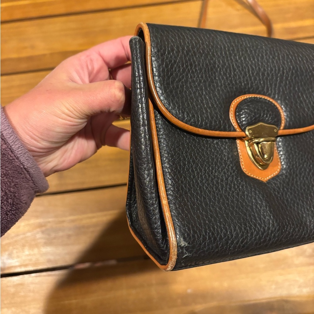 Small Vintage Dooney & Bourke Leather Crossbody Bag - Picture 4 of 10